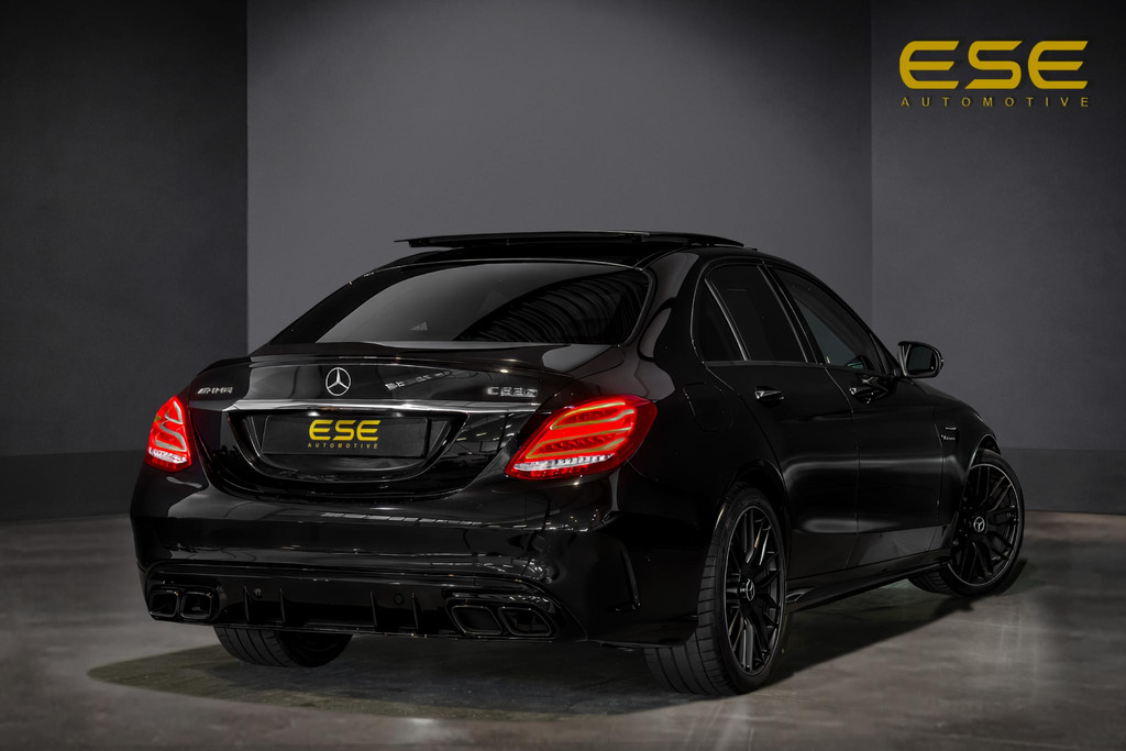 52407089-2.jpg