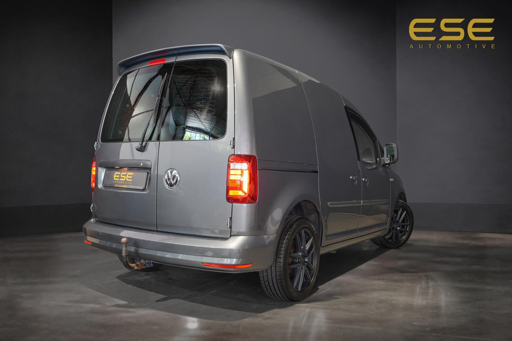 55981091-2.jpg
